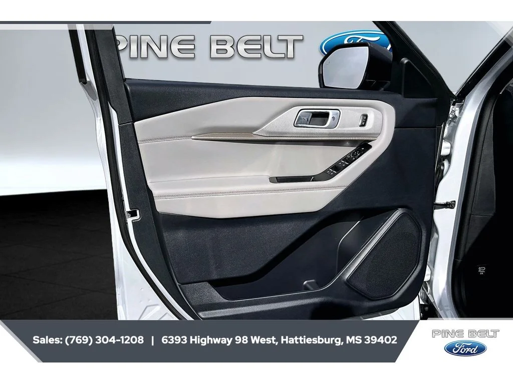 New 2026 Space White Metallic Ford Active image 17
