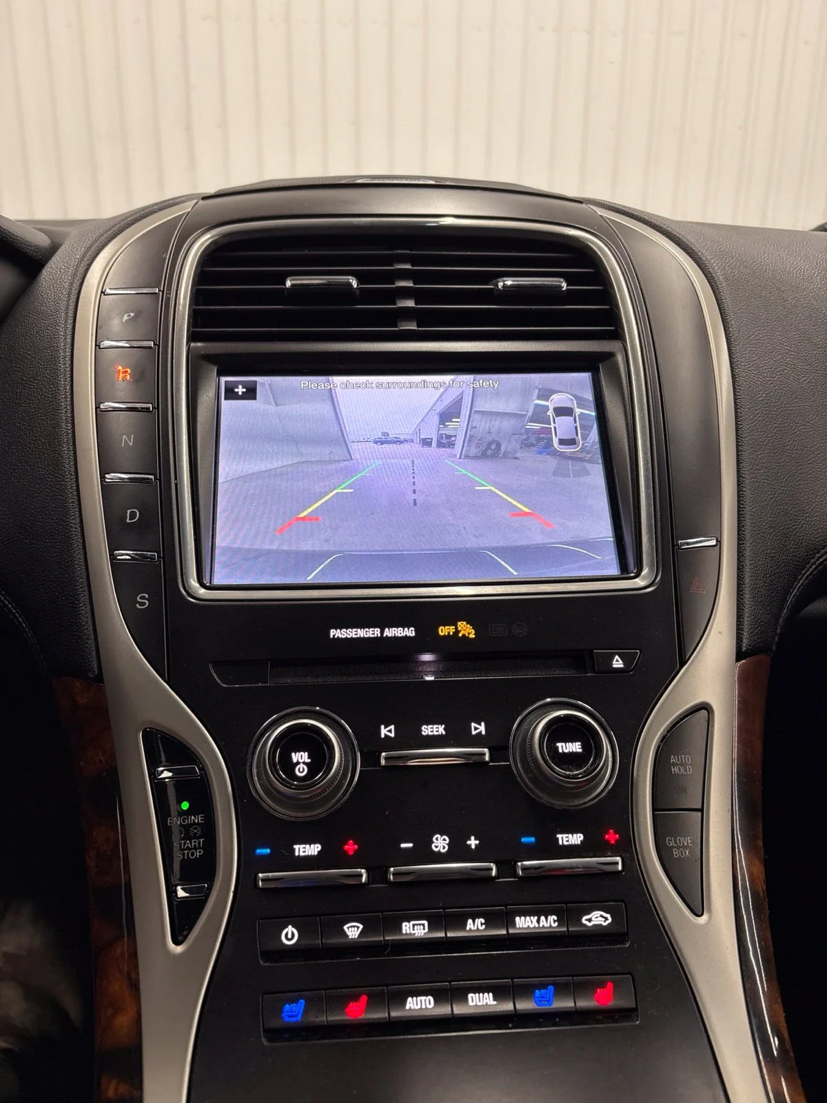 Used 2018 Black Velvet Lincoln Reserve image 13