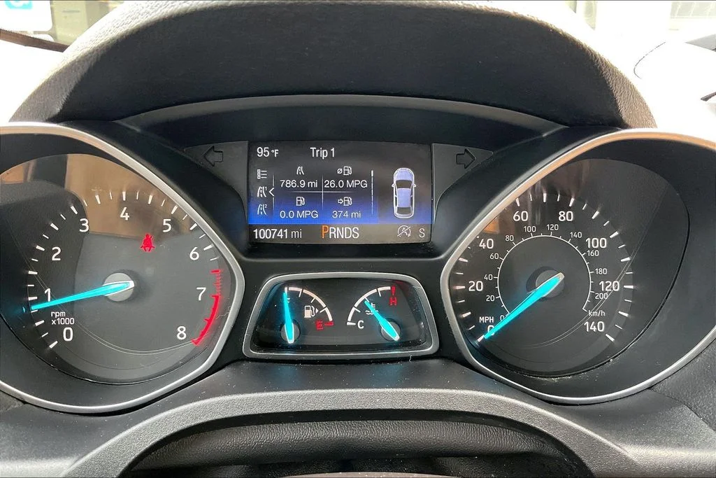 Used 2017 Red Ford SE image 23
