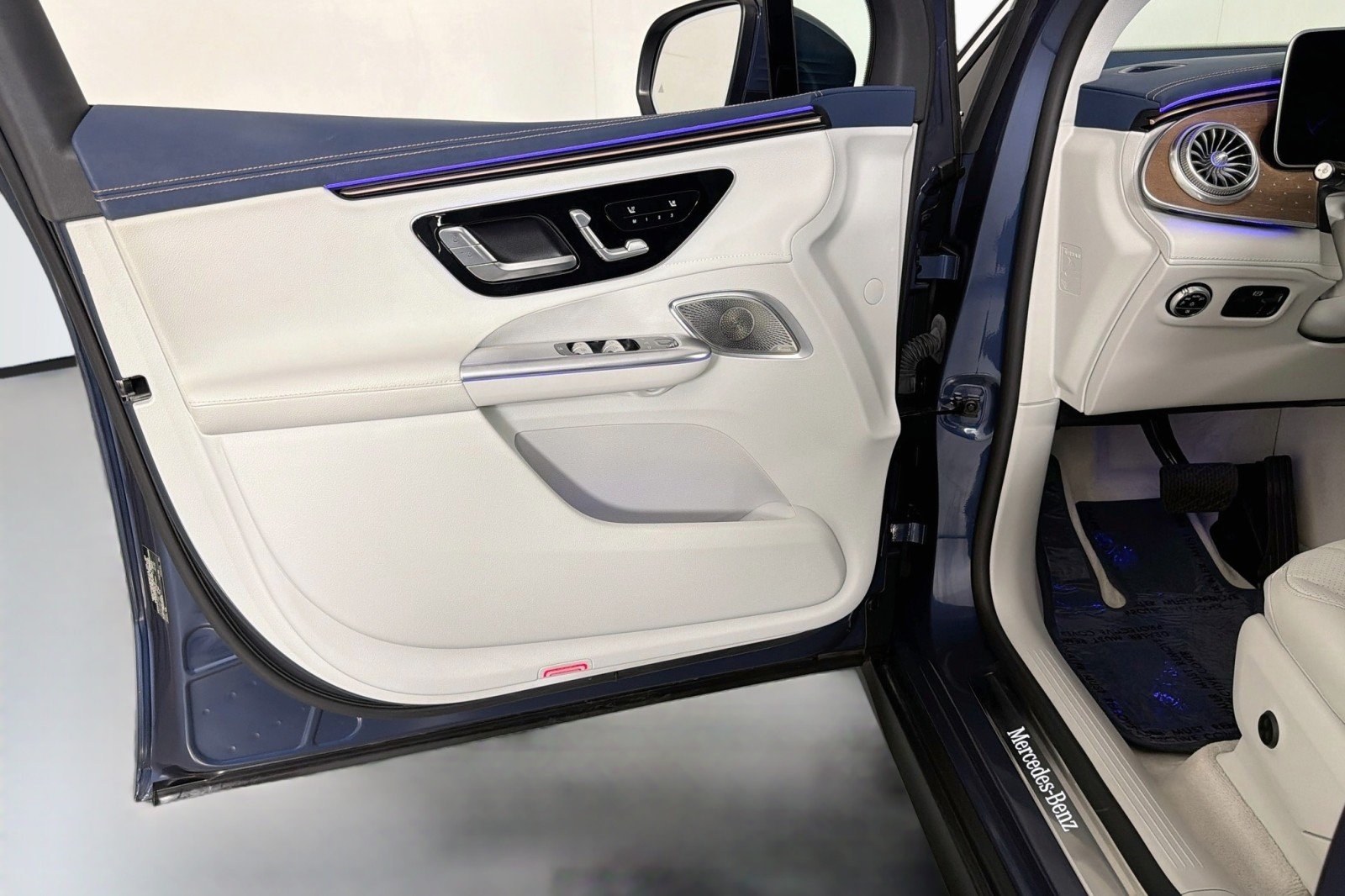 Used 2023 Twilight Blue Metallic Mercedes-Benz EQE 350+ image 20