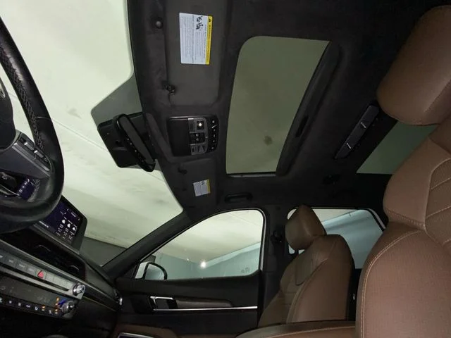 Used 2021 White Kia SX image 22