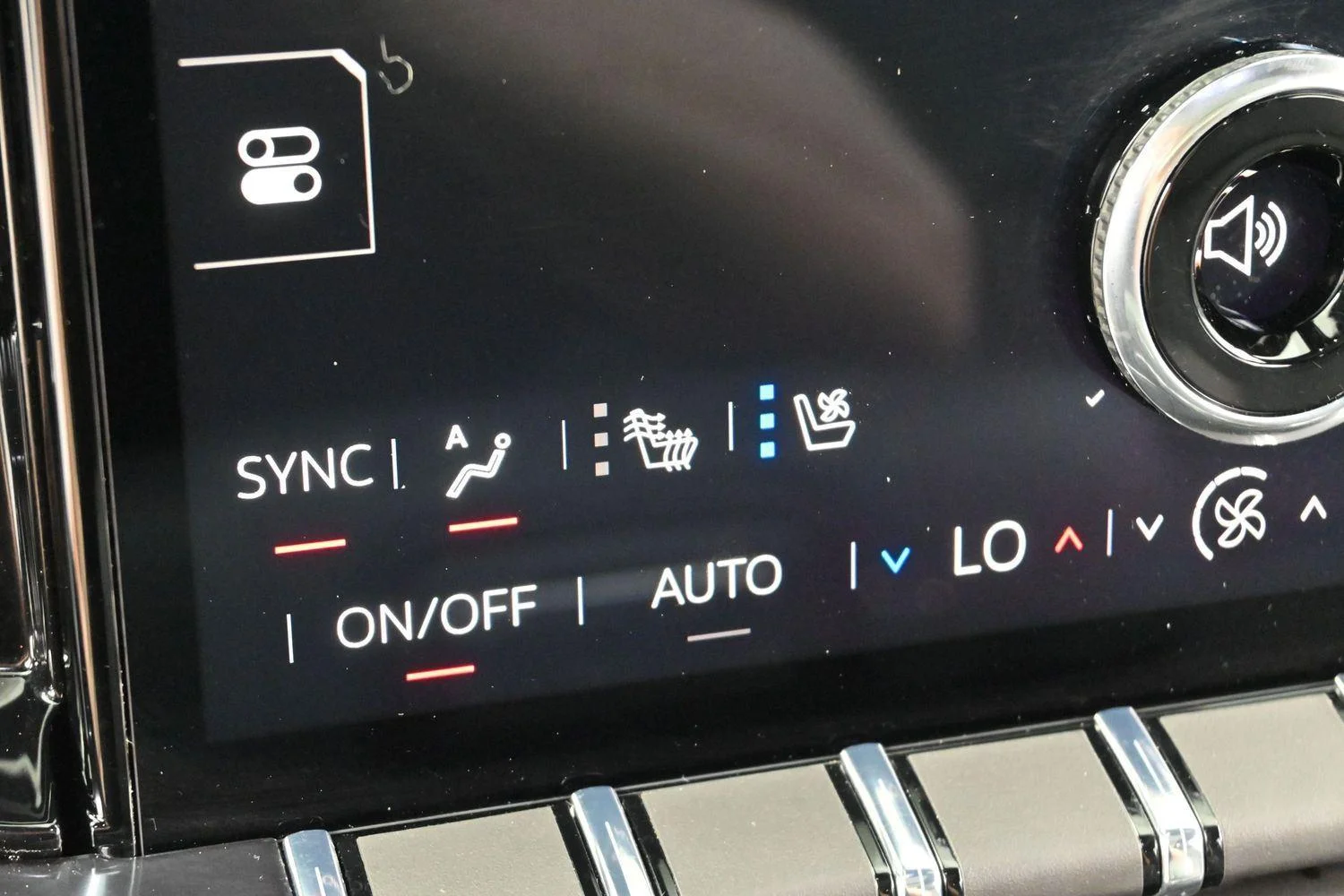 Used 2026 Midnight Pine GMC AT4 image 24