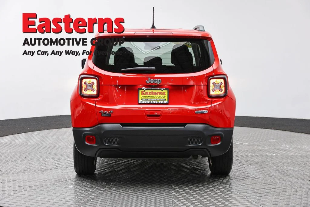 Used 2021 Red Jeep Latitude image 6