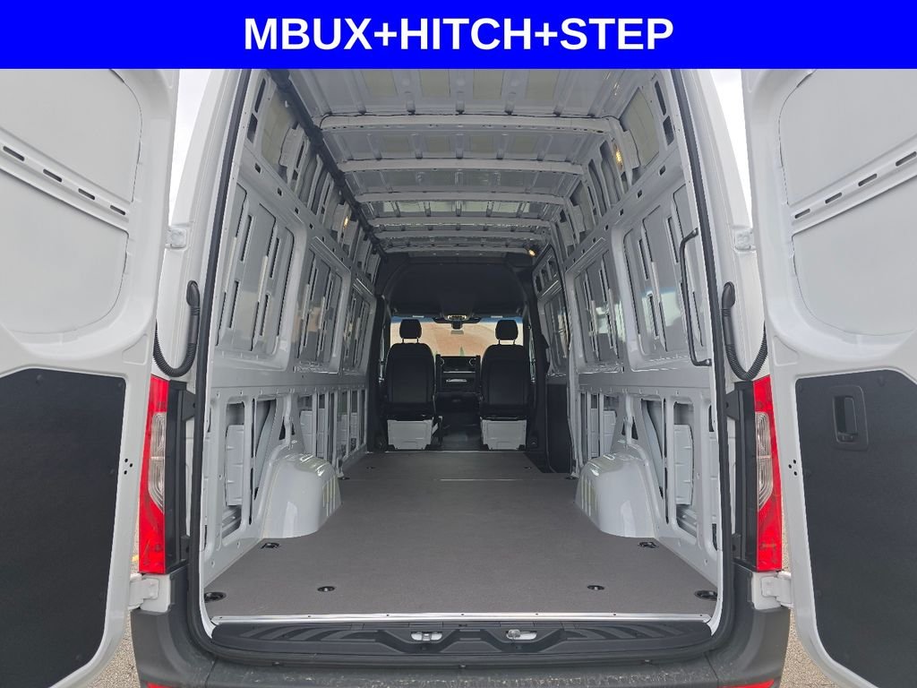 New 2026 Arctic White Mercedes-Benz Cargo 170 WB image 12