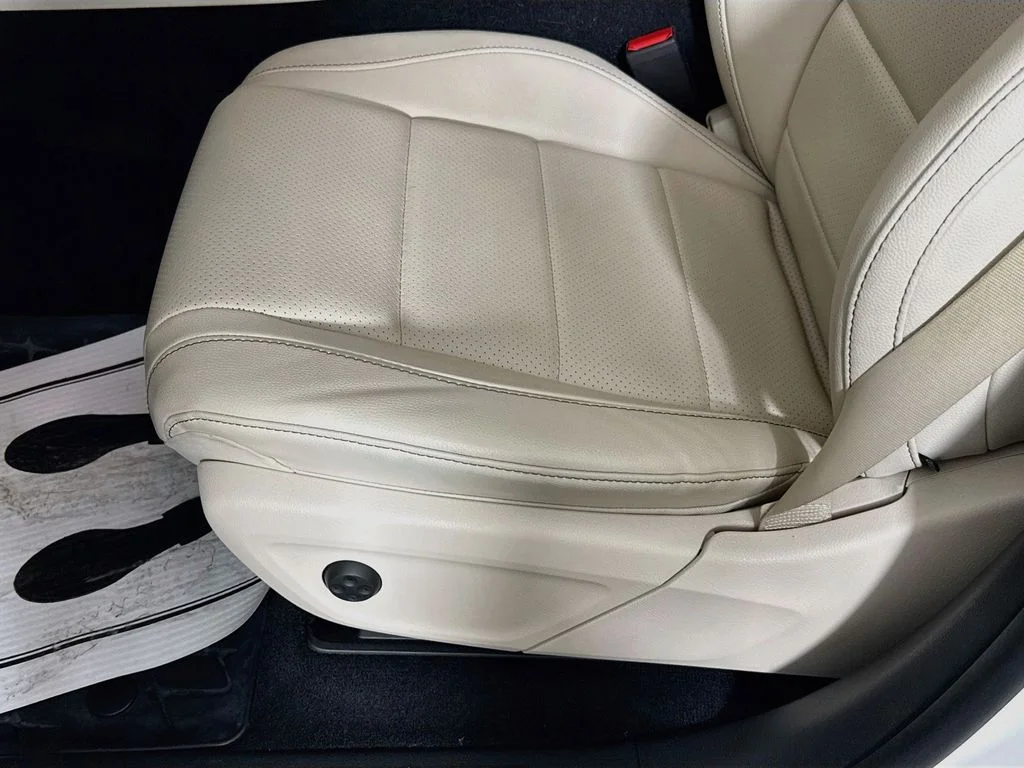 Used 2024 White Mercedes-Benz GLE 350 image 19