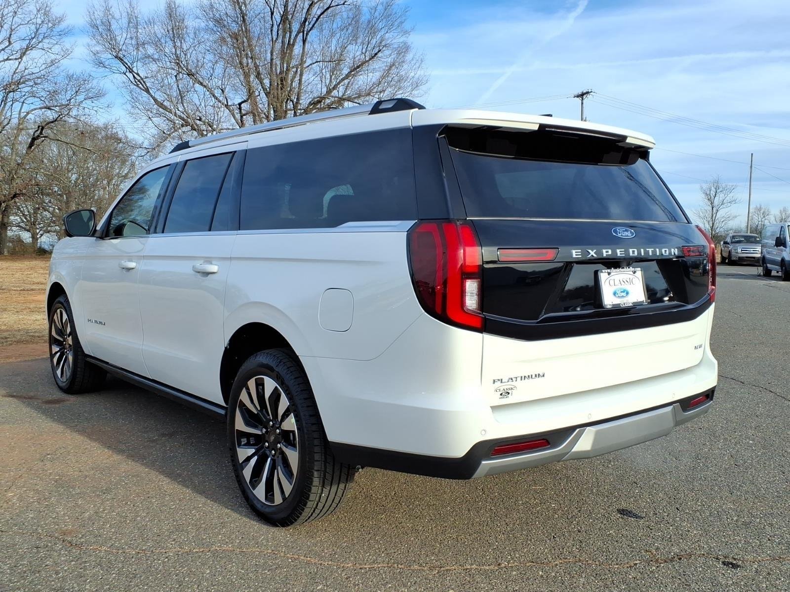 New 2025 Star White Metallic Tri-Coat Ford Platinum® MAX image 20
