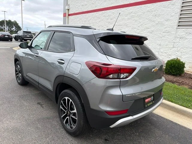 Used 2025 Gray Chevrolet  image 7