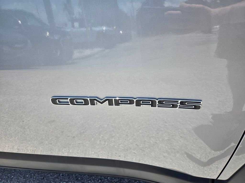 Used 2022 Silver Jeep Sport image 4