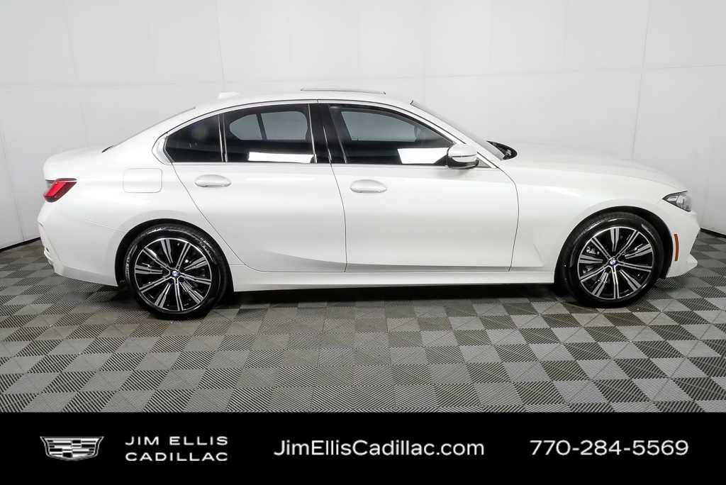 2025 BMW 3 Series 330i - Photo 2