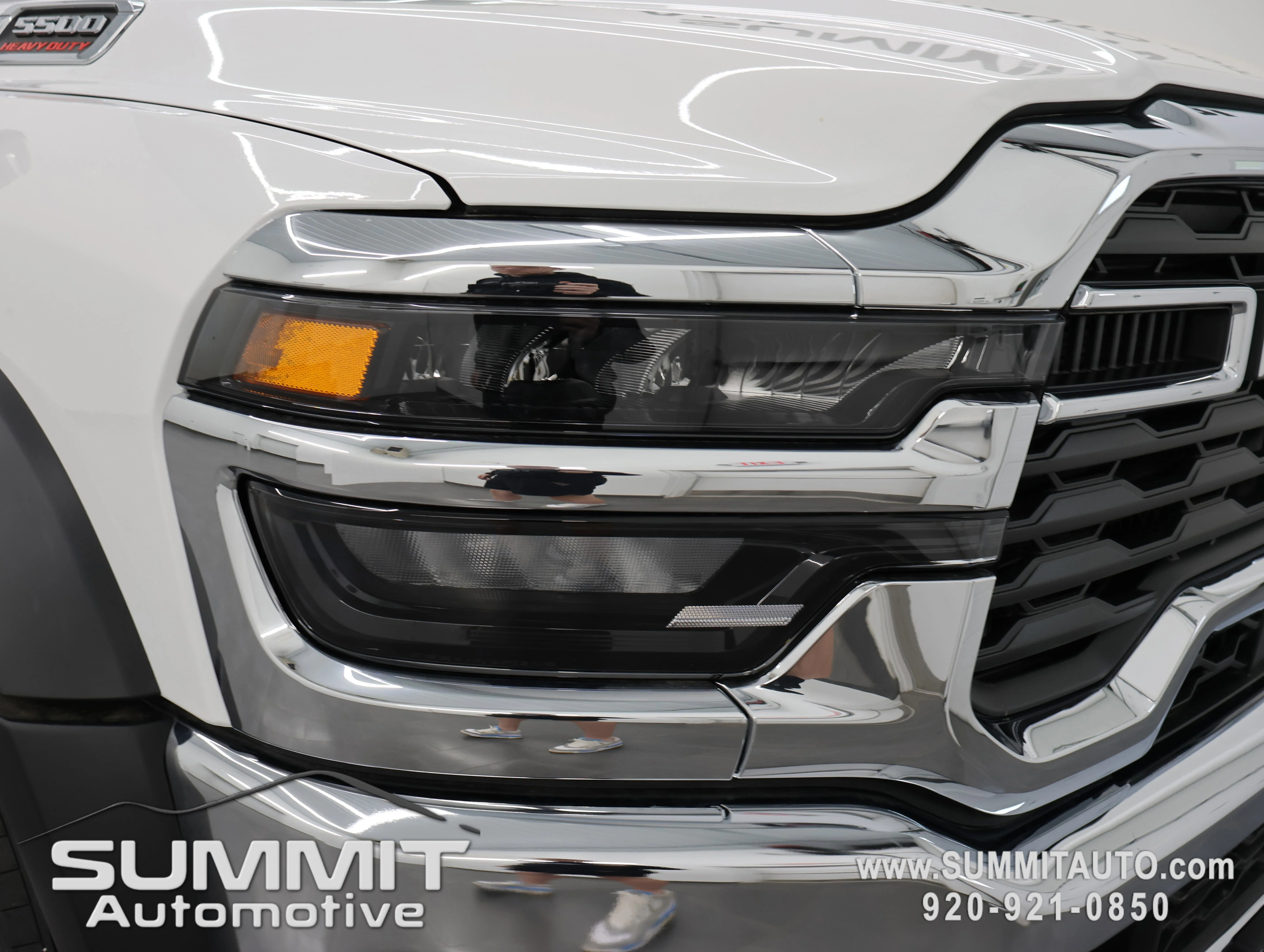New 2026 Bright White Clearcoat RAM Tradesman image 22