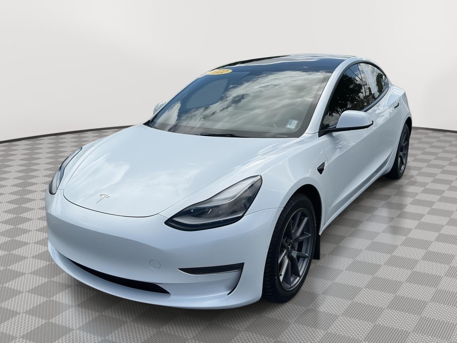 Used 2022  Tesla Long Range image 20