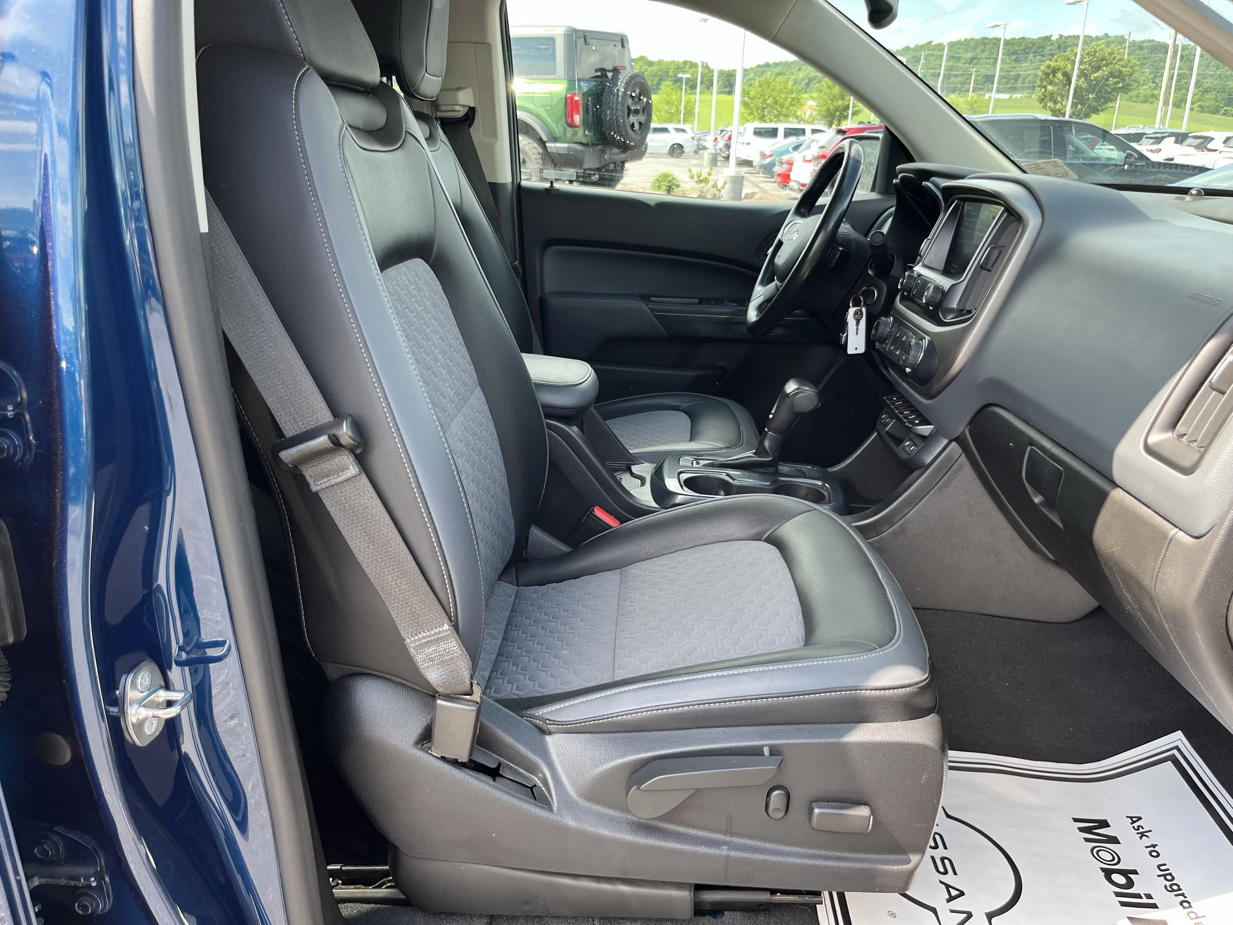Used 2019 Pacific Blue Metallic Chevrolet Z71 image 3