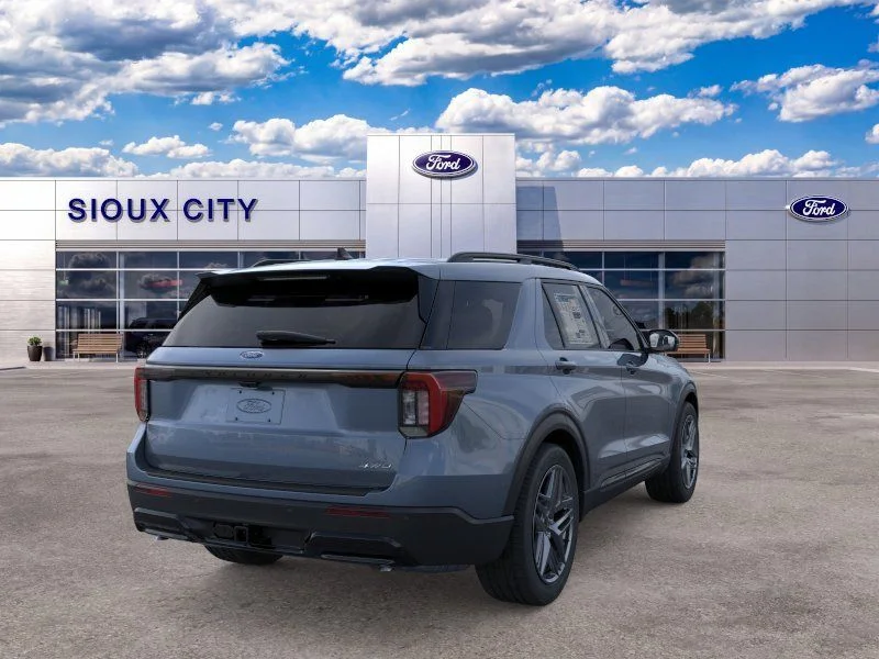 2026 Ford Explorer ST-Line - Photo 8
