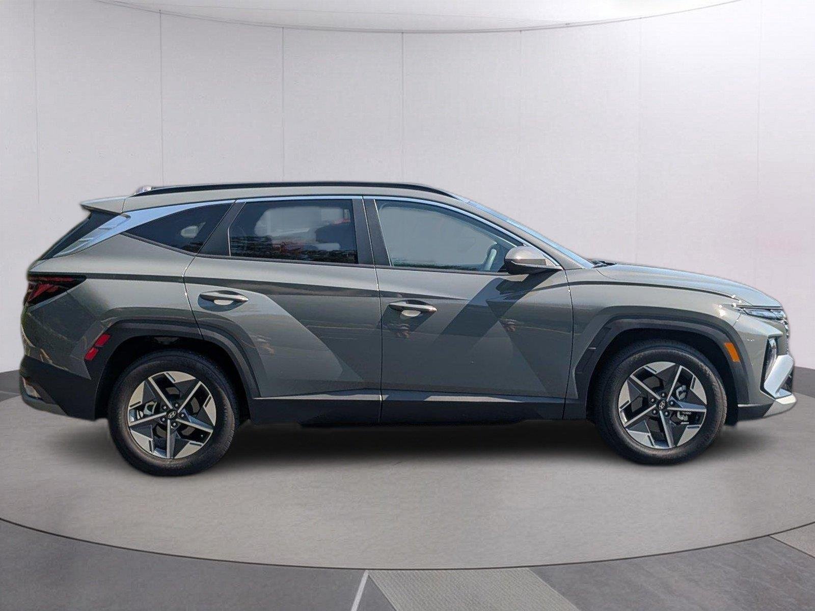 Used 2026 Hampton Gray Hyundai SEL image 8
