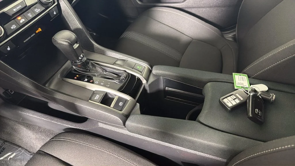Used 2018  Honda EX image 25