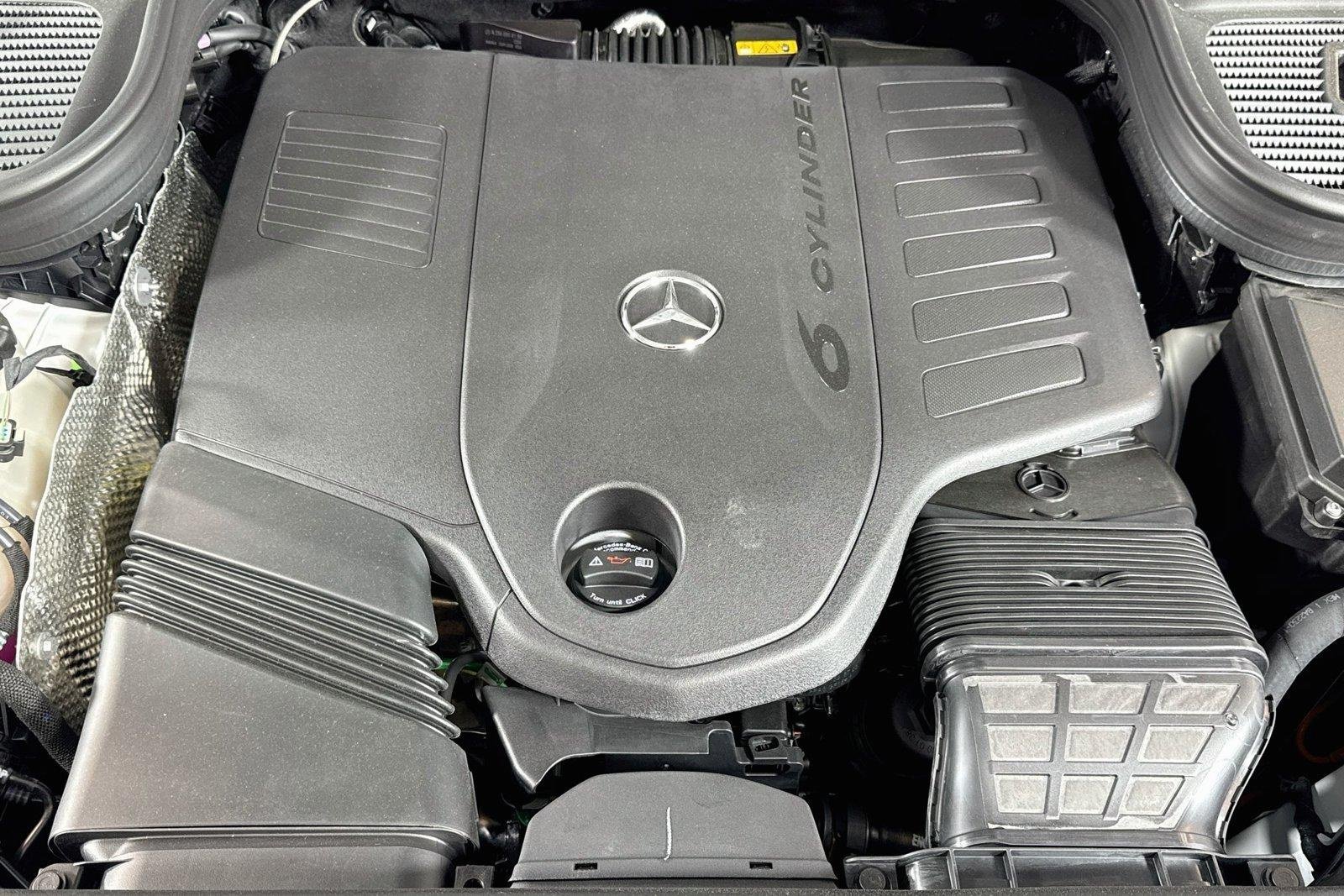New 2026 Manufaktur Moonlight White Magno Mercedes-Benz GLE 450 image 28