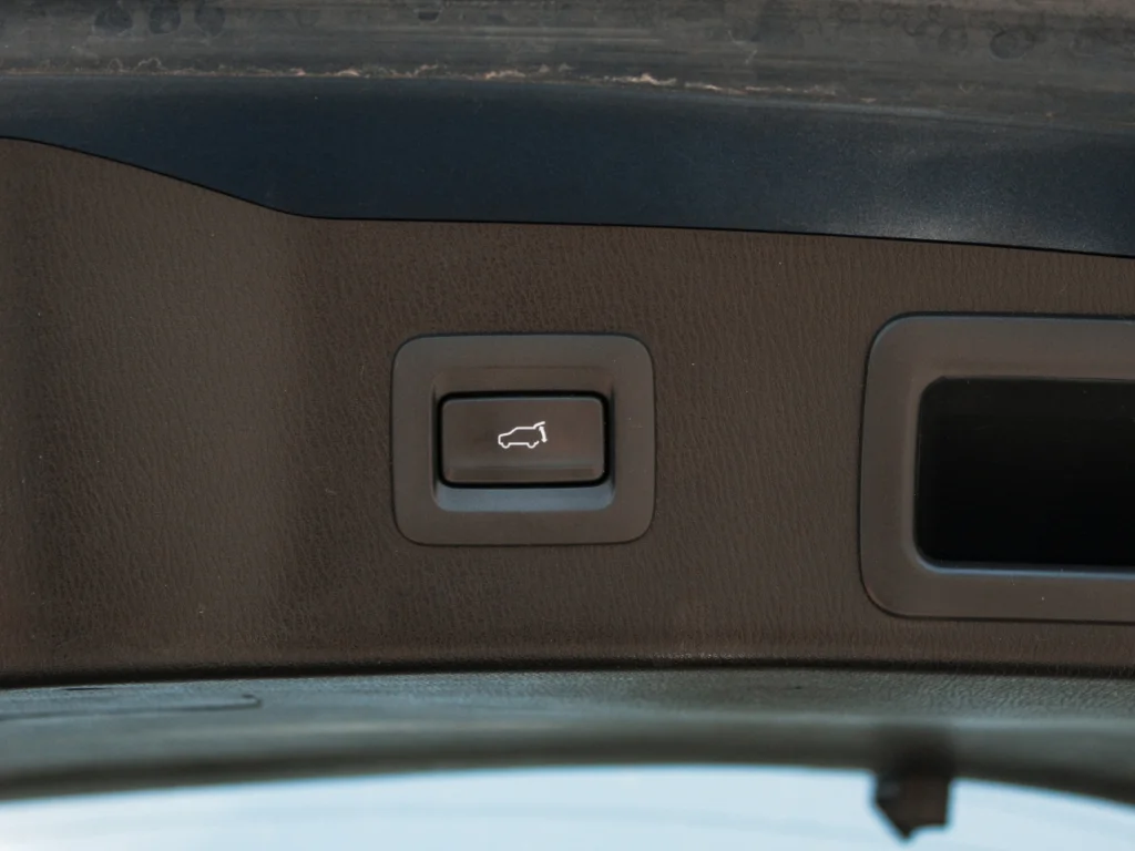 Used 2019 Deep Crystal Blue Mica Mazda Touring image 28