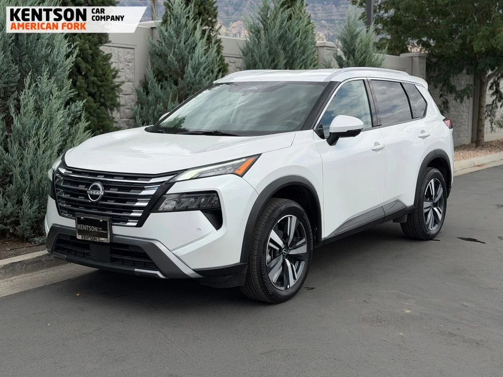 Used 2026 White Nissan SL image 2