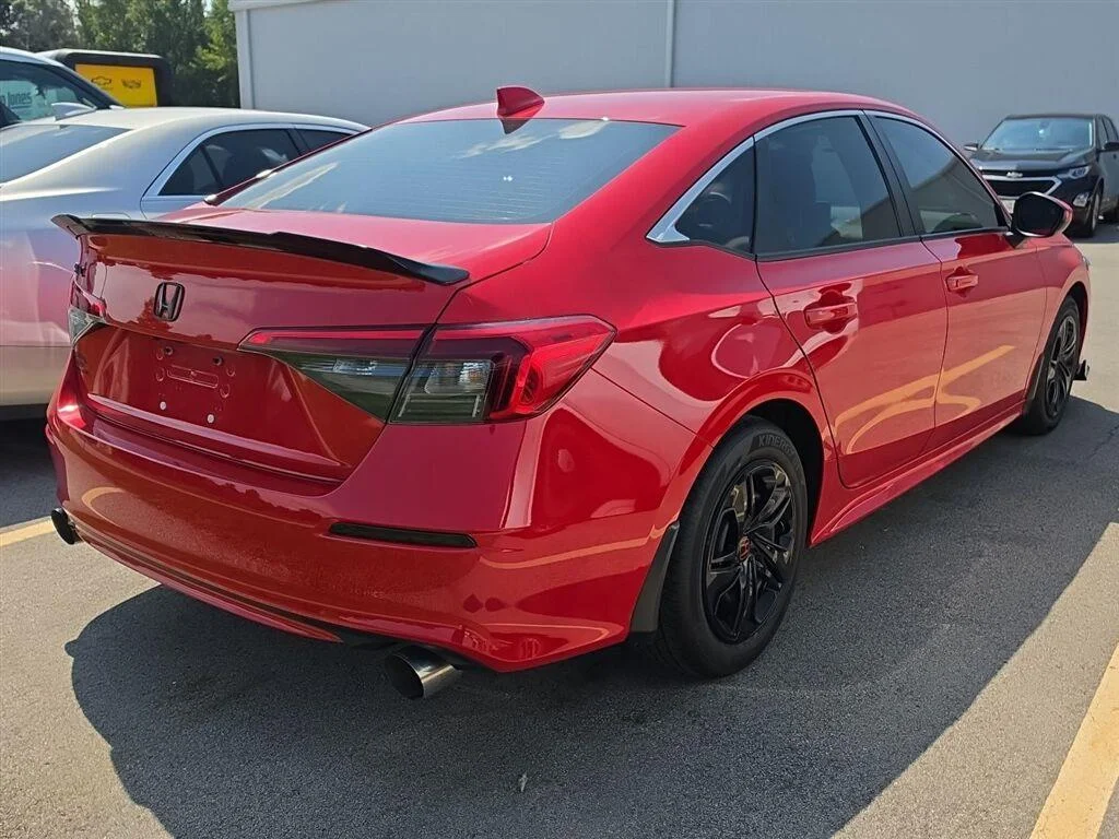 Used 2024 Rallye Red Honda LX image 3