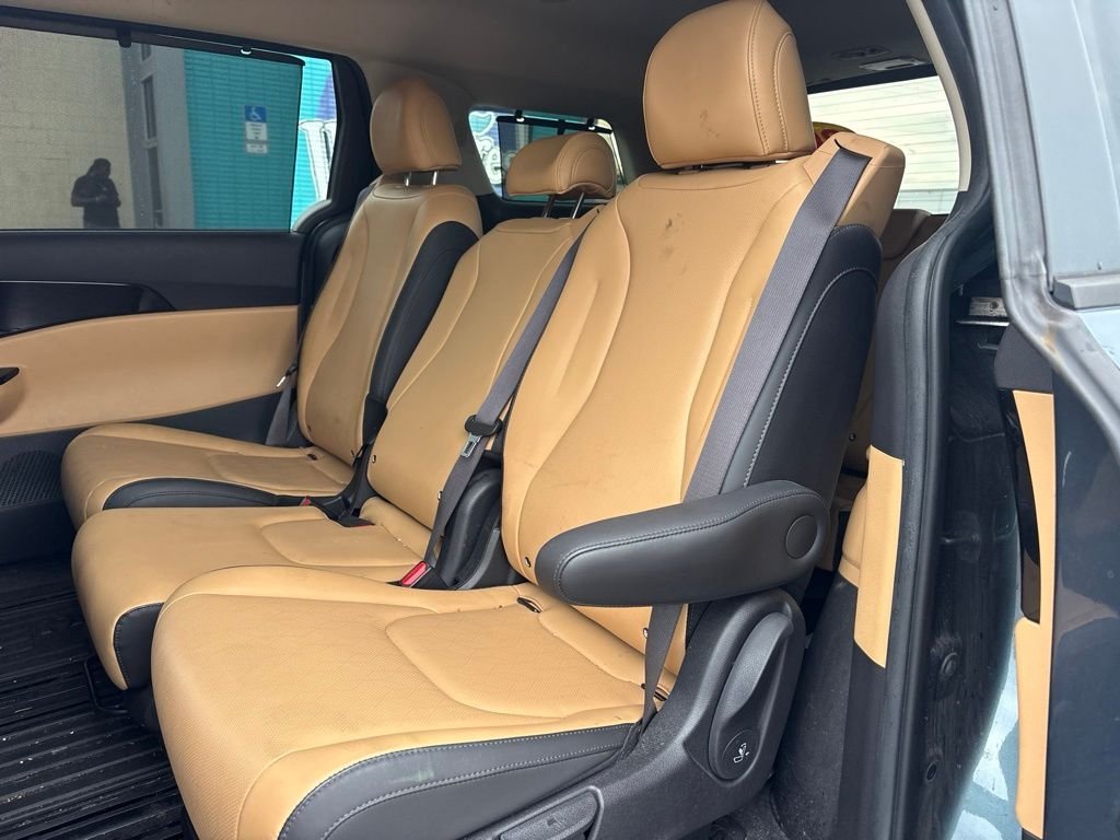 2022 Kia Carnival EX - Photo 10