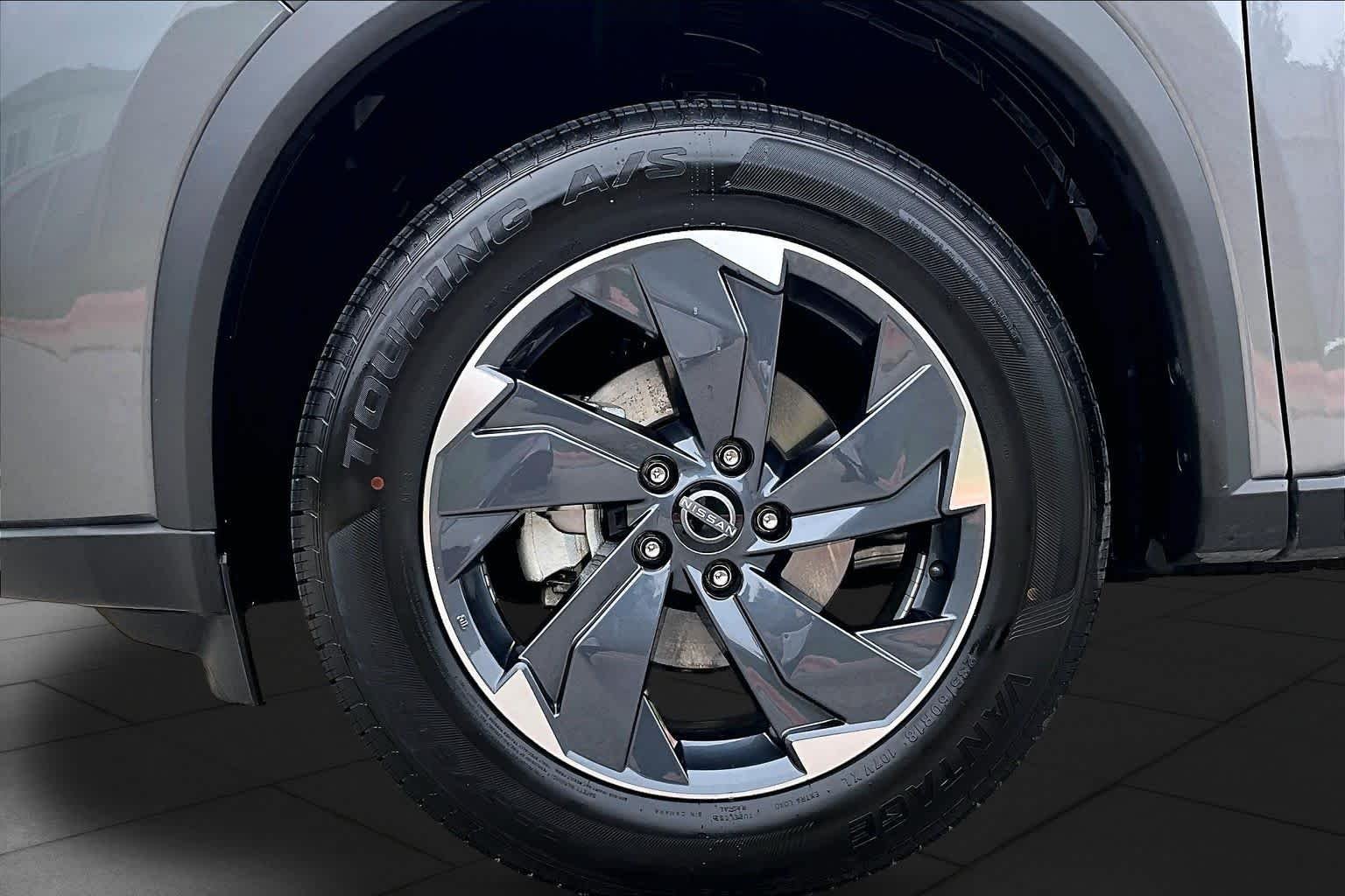 Certified Used 2025 Gun Metallic Nissan SV image 11