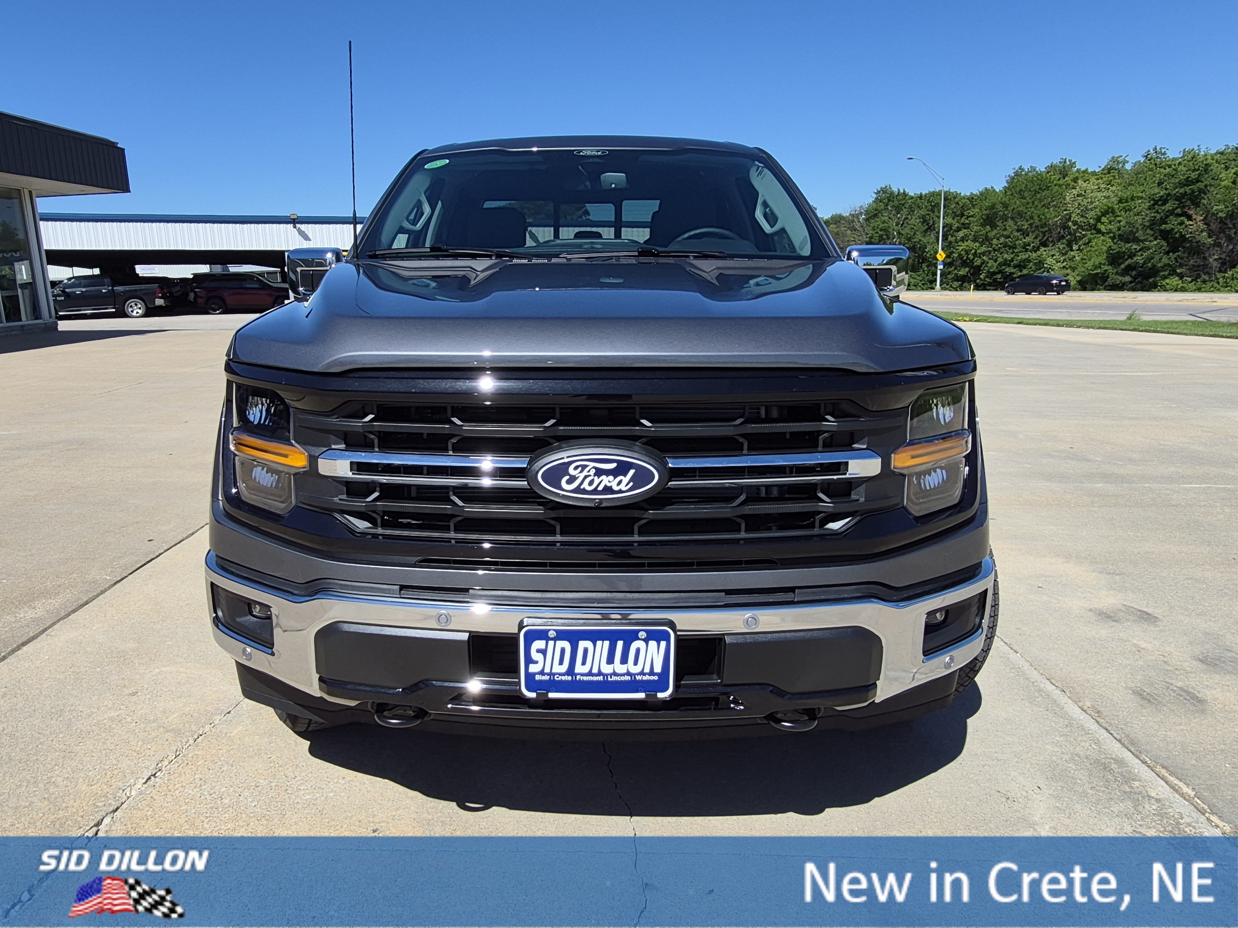 New 2026 Carbonized Gray Metallic Ford XLT image 12