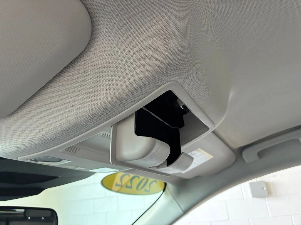 Used 2022 Blue Ford SE image 19