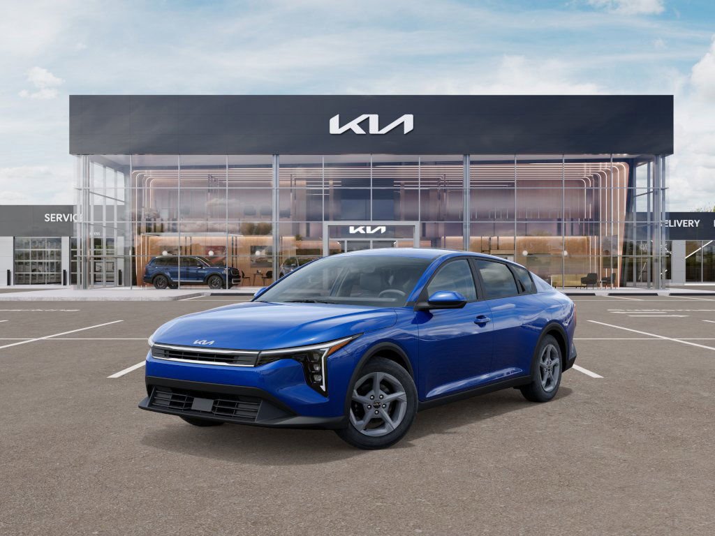 2025 Kia K4 LXS photo 2