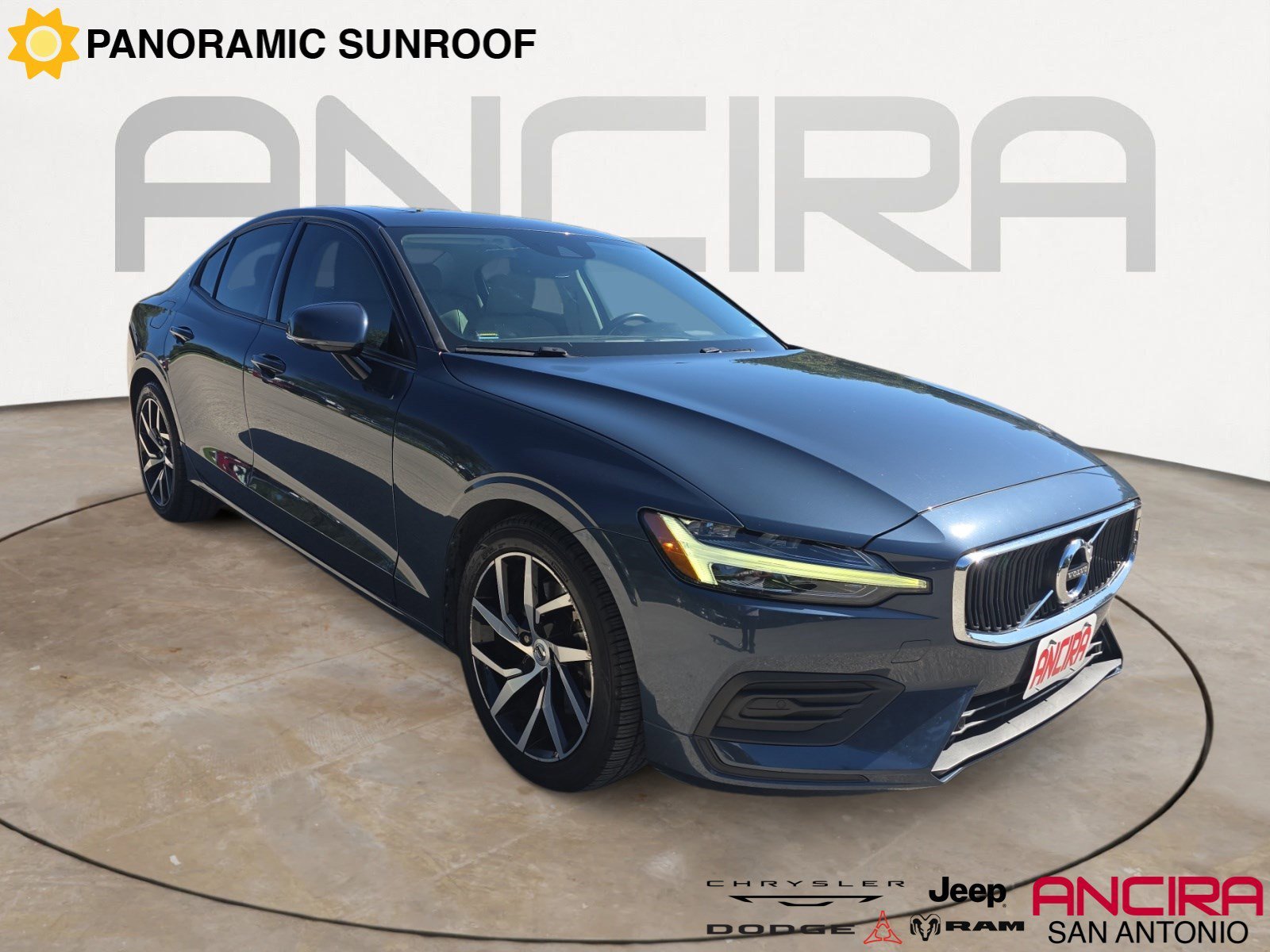 2020 Volvo S60 T5 Momentum's photo