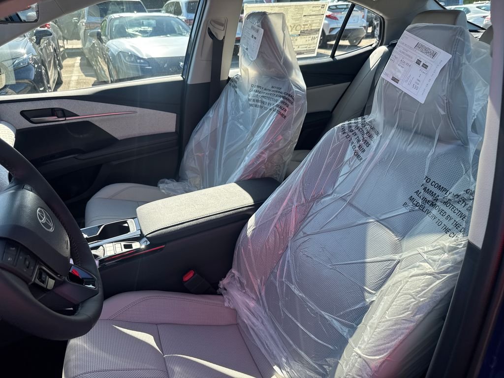 2026 Toyota Camry XLE - Photo 14