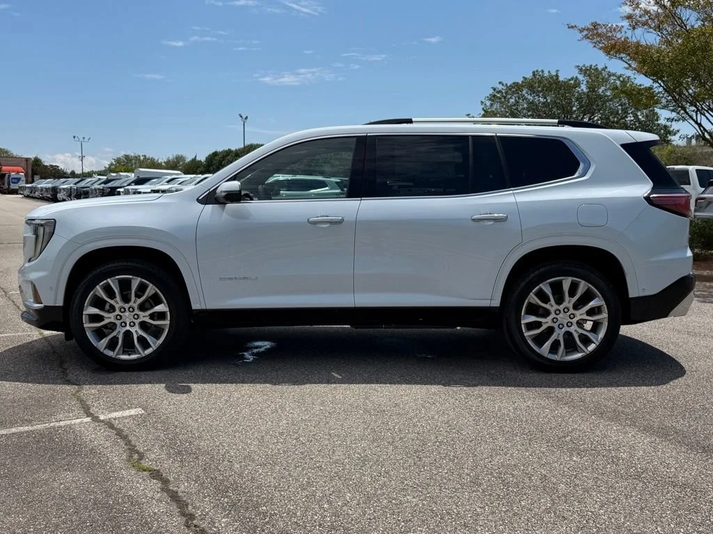 2026 GMC Acadia Denali - Photo 33