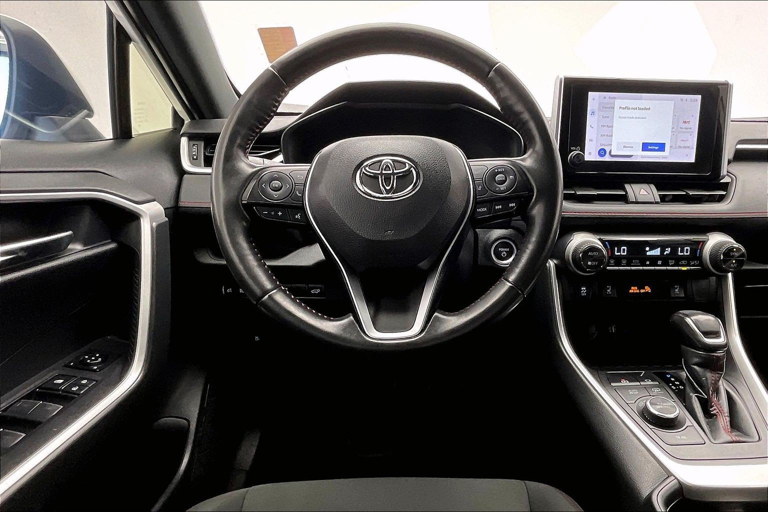 Used 2023 Ice Cap Toyota SE image 4