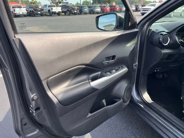 Used 2020 Gray Nissan SR image 5