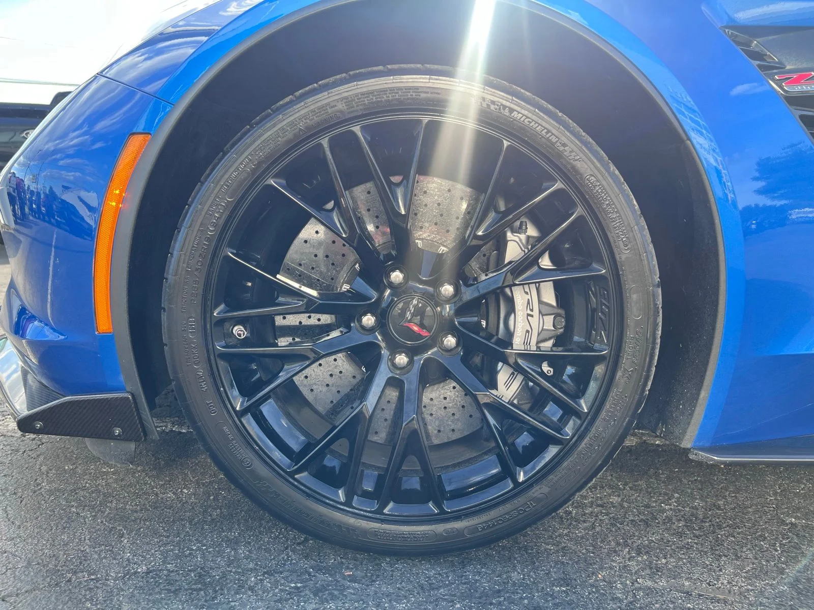 Used 2016 Laguna Blue Metallic Tintcoat Chevrolet Z06 image 29
