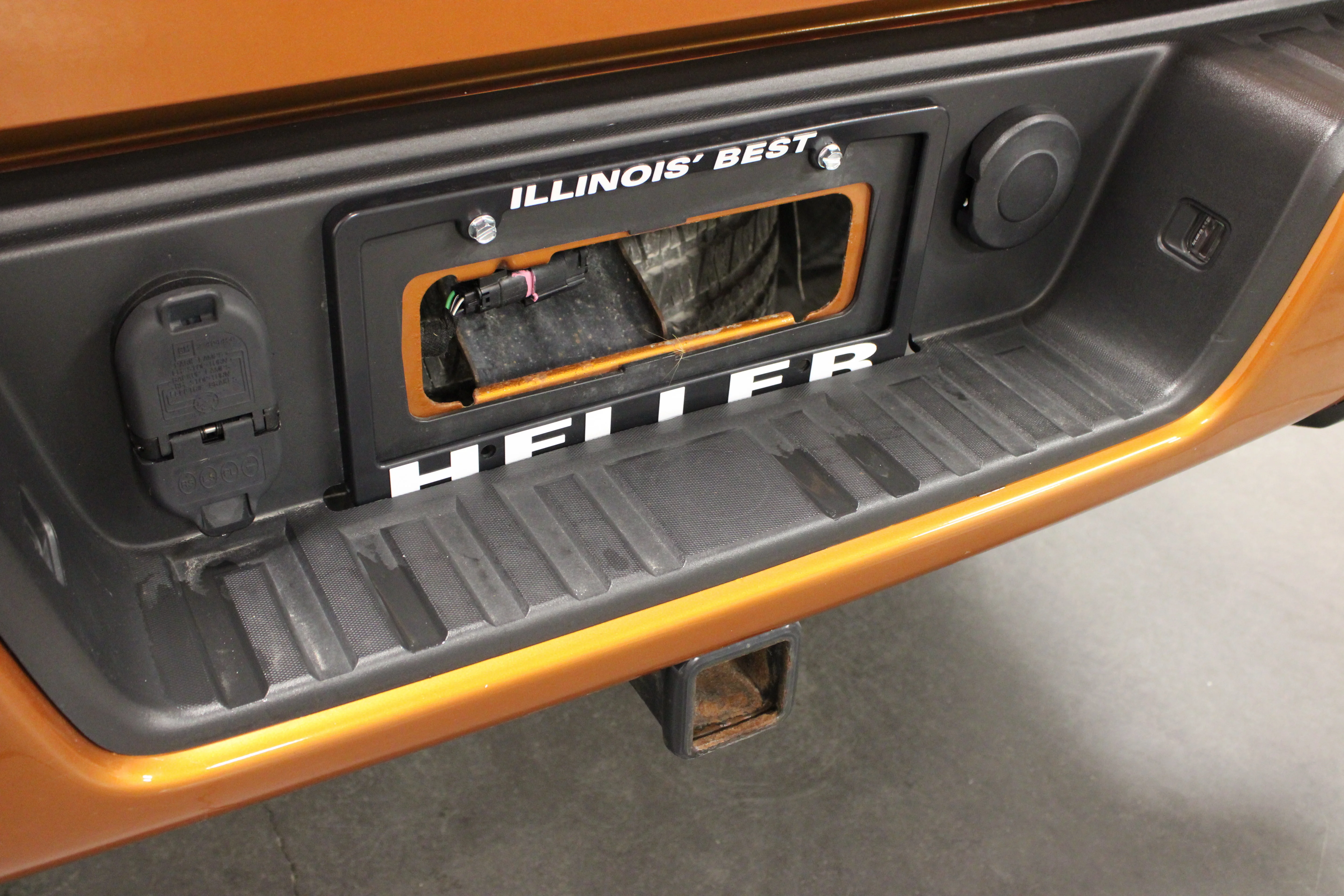 Used 2017 Burning Hot Metallic Chevrolet Z71 image 12