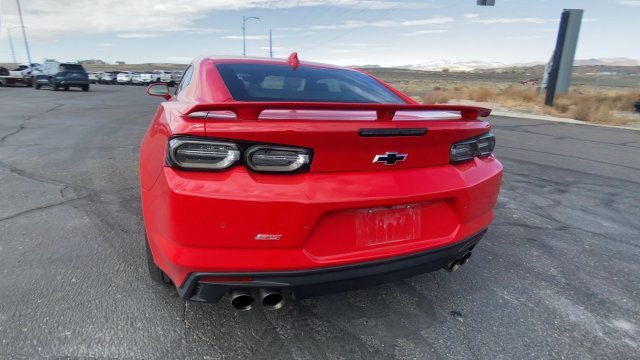 Used 2019 RED HOT Chevrolet 2SS image 7