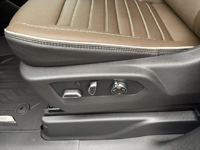 New 2026 Glacier White Tricoat GMC Denali Ultimate image 19