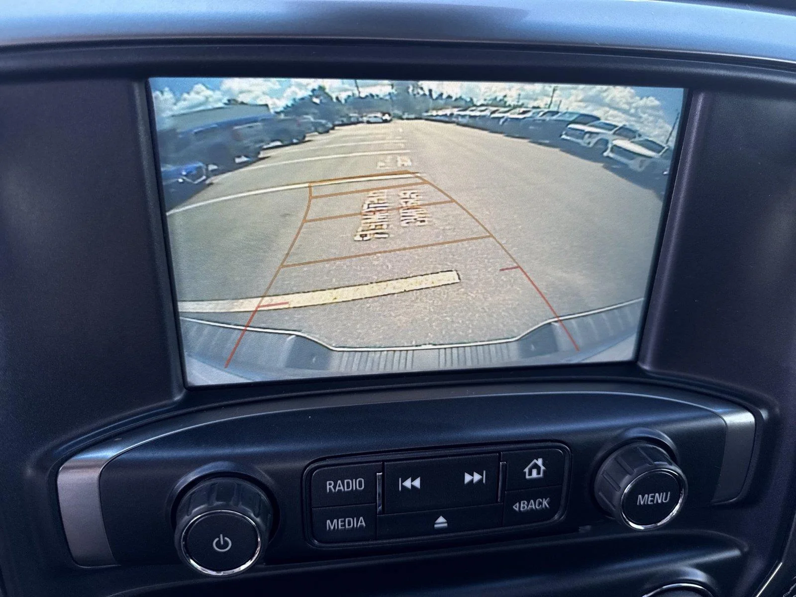 Used 2018 IRIDESCENT PEARL TRICOAT Chevrolet LTZ image 25