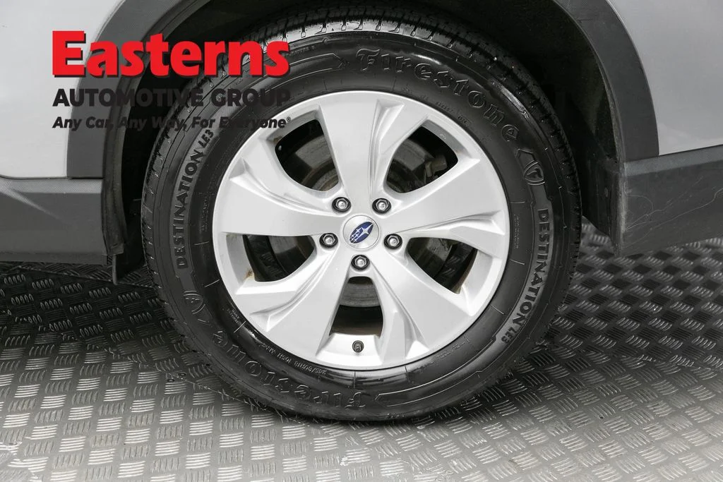 Used 2022 Silver Subaru Base image 8