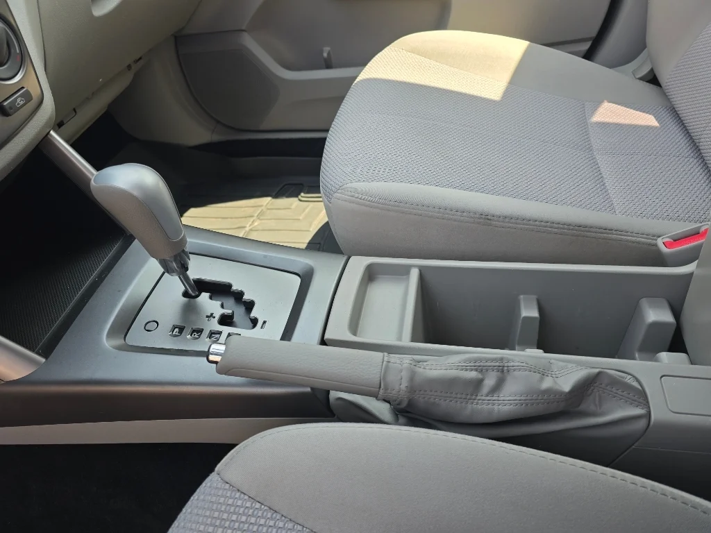 Used 2013 Satin White Pearl Subaru 2.5X image 25