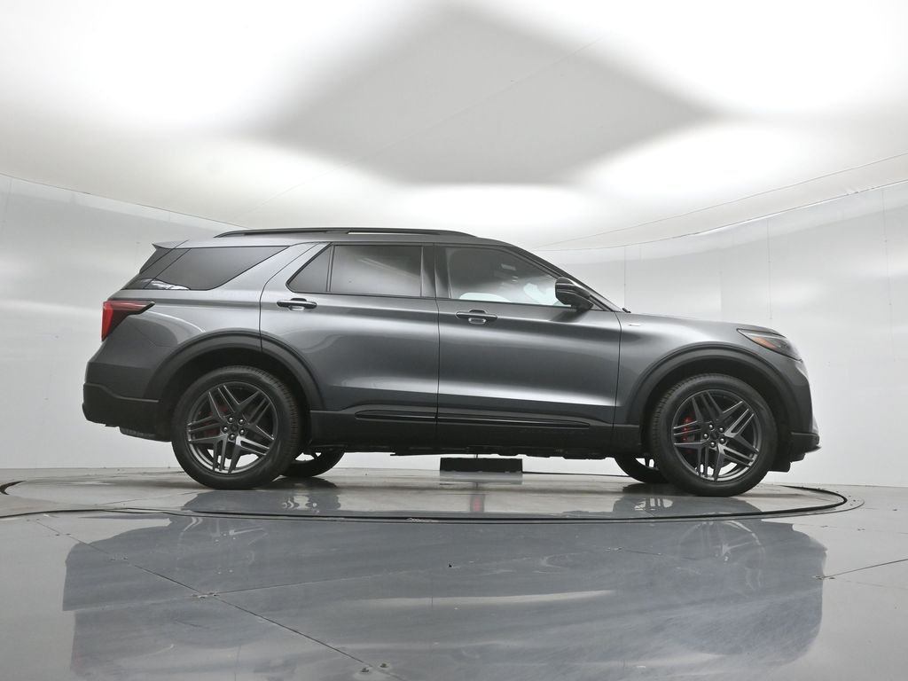 New 2026 Carbonized Gray Metallic Ford ST-Line image 48