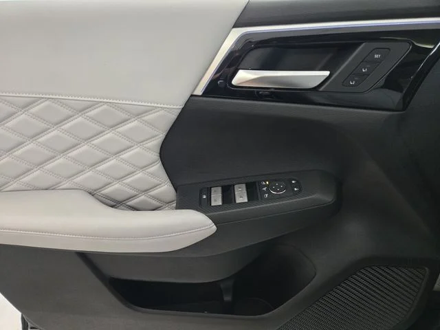 2025 Mitsubishi Outlander Plug-in Hybrid Platinum Edition - Photo 15