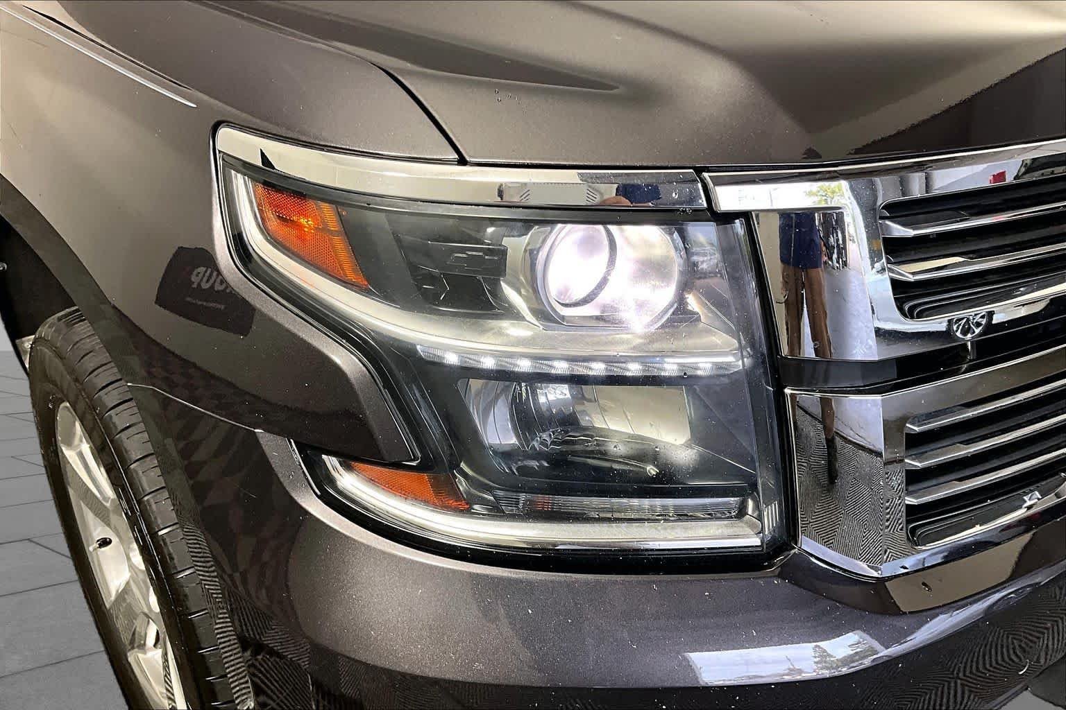 Used 2017 Tungsten Metallic Chevrolet Premier image 26