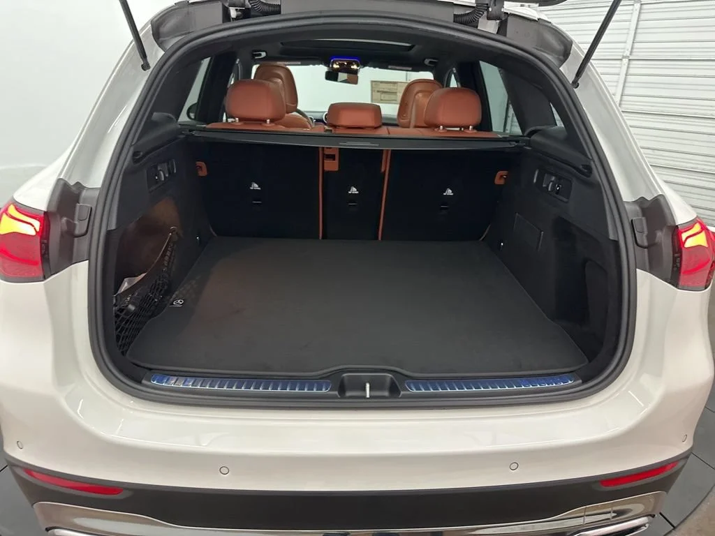 Certified Used 2026 White Mercedes-Benz GLC 300 image 24