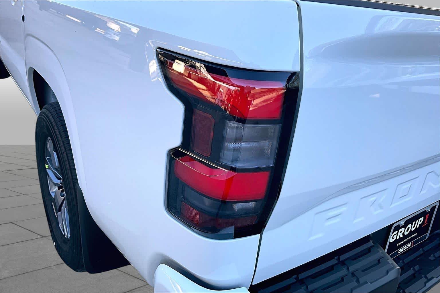 New 2027 Glacier White Nissan SV image 12