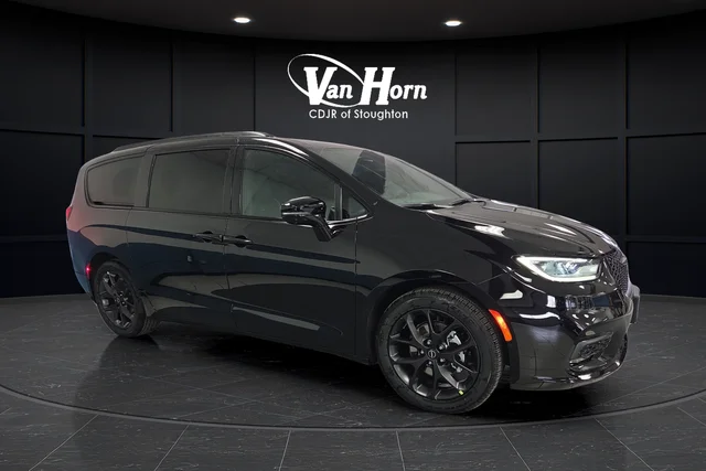 2026 Chrysler Pacifica Limited's photo