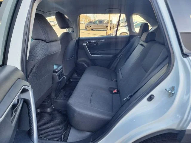 2023 Toyota RAV4 LE - Photo 22