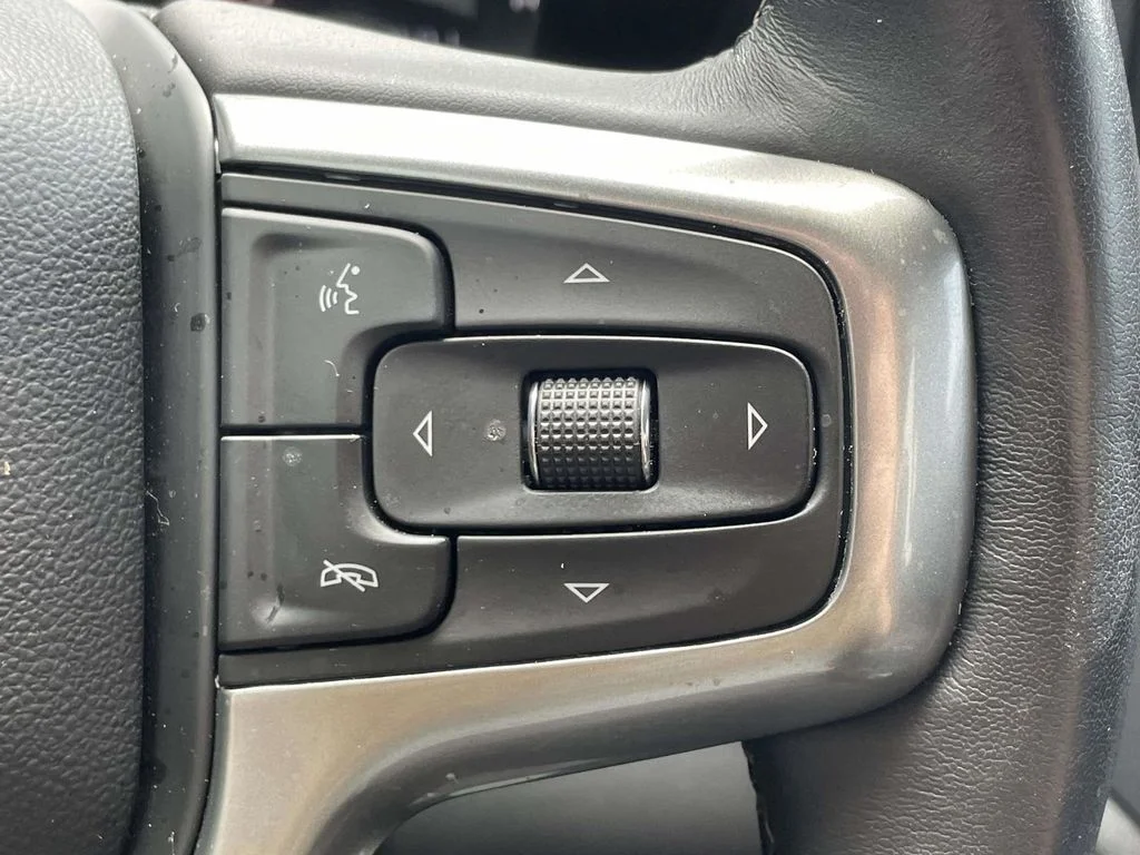 Used 2022 Red Chevrolet LTZ image 30
