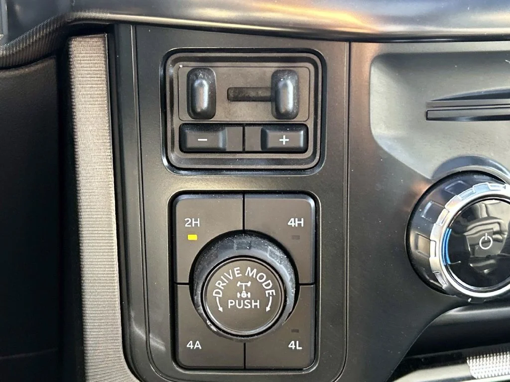 Used 2025 Black Ford Platinum image 30