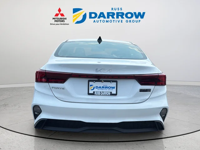 Used 2023 White Kia LXS image 4